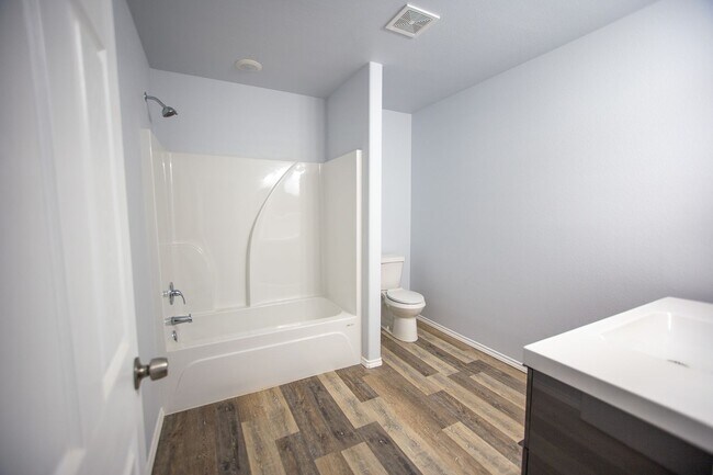 Building Photo - New Beginnings Start at AMRR: 3 Bedroom in Hill Valley!