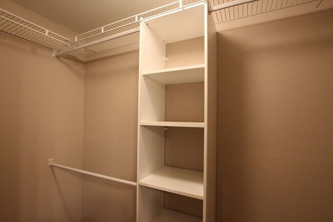 Building Photo - Tiny Home Living in Whitehouse!