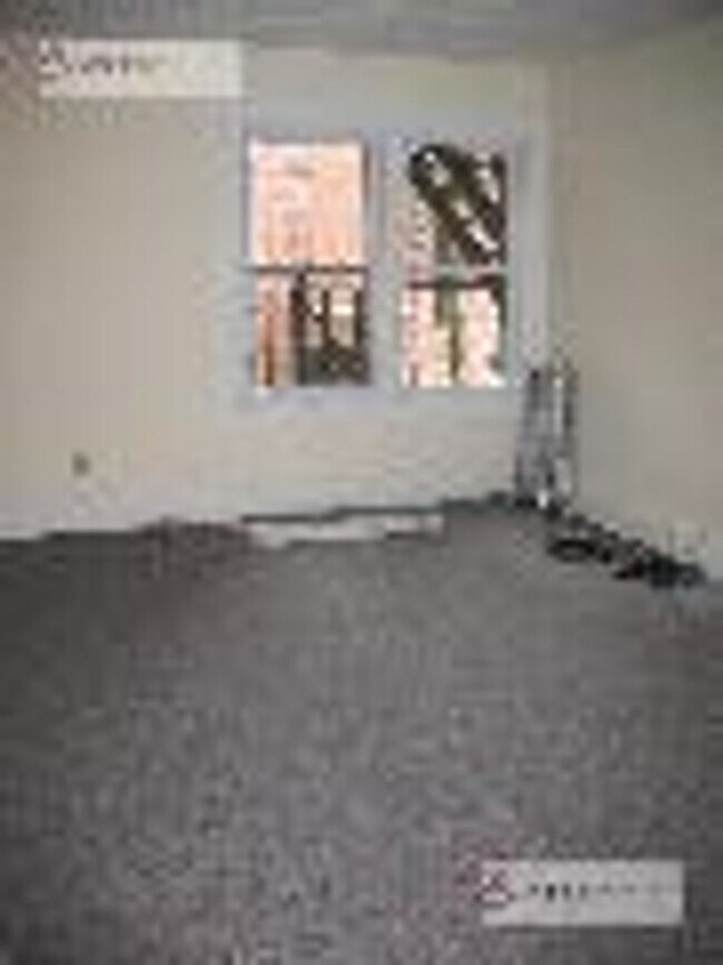 Building Photo - 4Bed 2Bath in Brookline - 9/1/26 (H&HW Included - Parking Available)