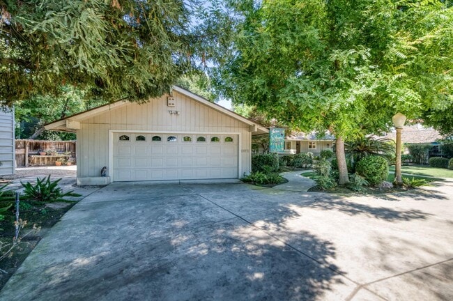 Building Photo - 39771 Rd 33