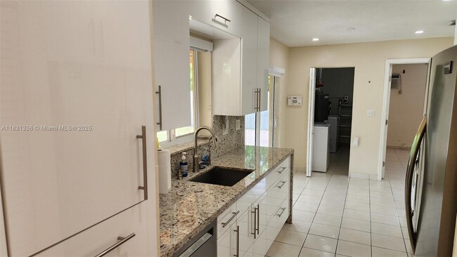 Building Photo - 5460 SW 133rd Ct
