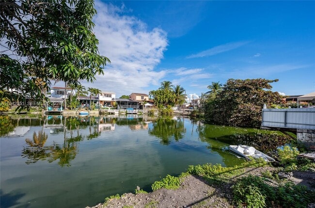 Building Photo - 1345 W 71st St