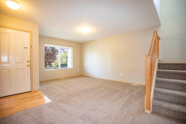 Building Photo - 34604 Cranberry Ct SE