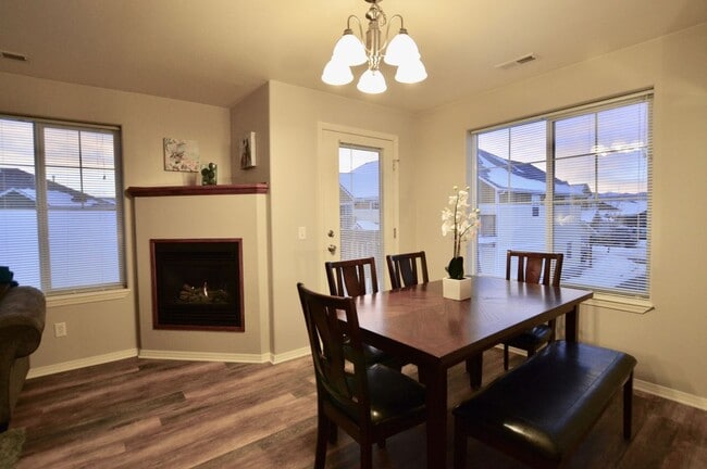 Building Photo - 1094 Longbow Ln