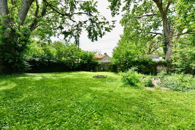 Building Photo - 3550 Eisenhower Dr