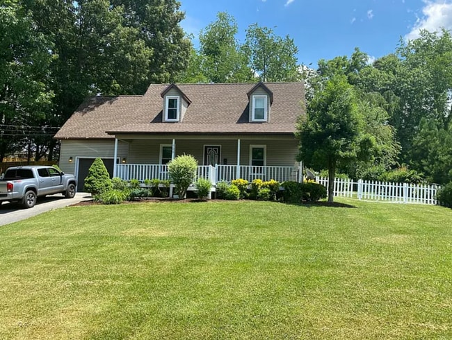 Building Photo - 709 Woodhaven Dr