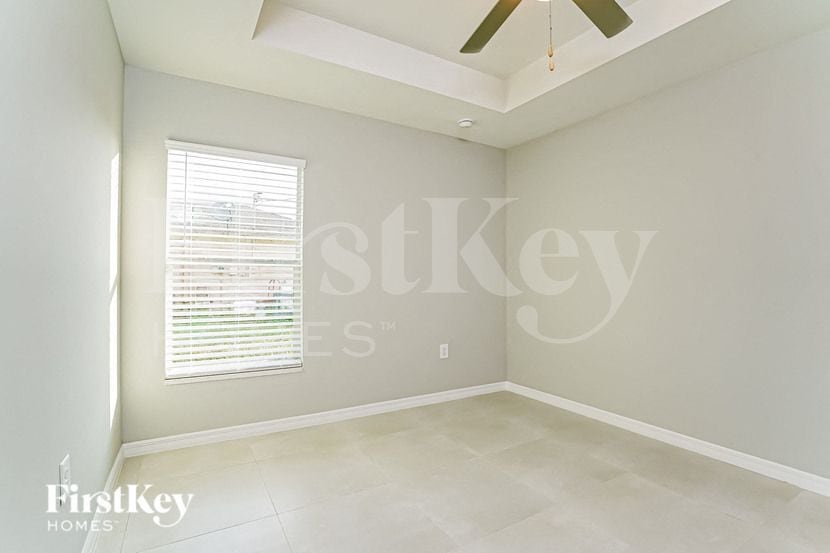 Building Photo - 2838 NW 3rd Pl