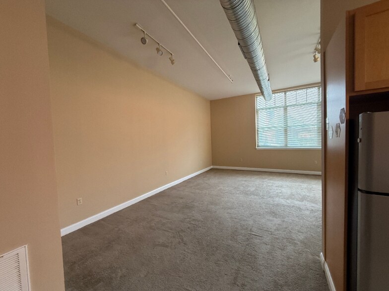 Building Photo - 11 Fremont St