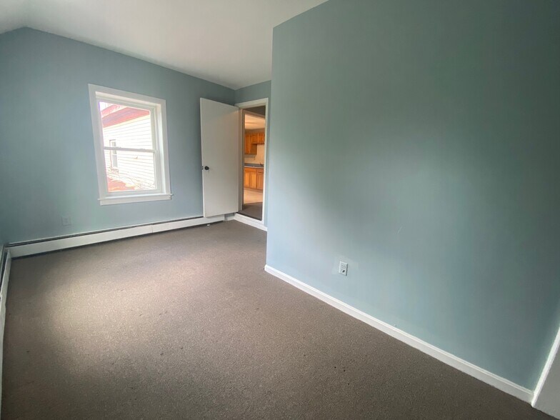 Building Photo - 16 Prospect St