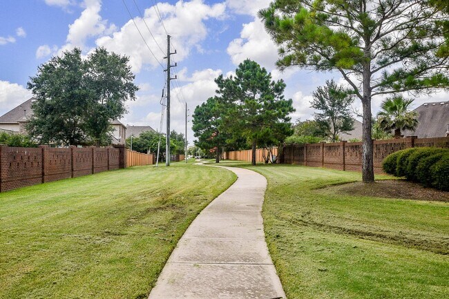 Building Photo - 28426 Rolling Ridge Dr