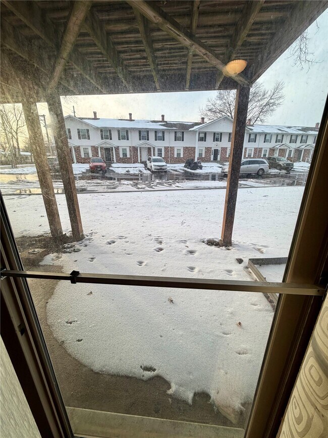 Building Photo - 895 Delray Dr