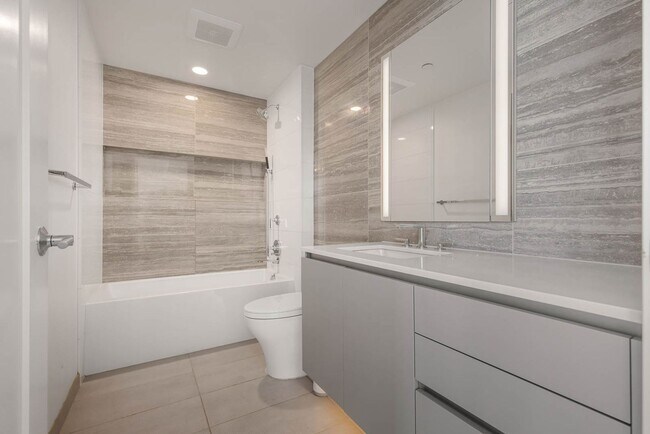 Building Photo - Luxury Living at Spire