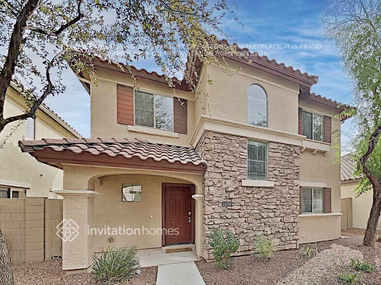 Primary Photo - 2467 E Vermont Dr
