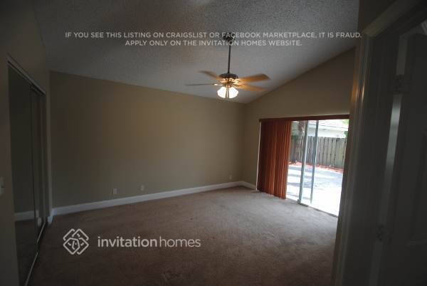Building Photo - 2880 NW 68th Ln
