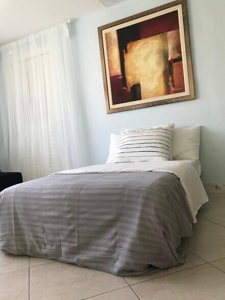 Sleeping twin sofas bedding will be provided if requested as for all - 2440 Manasota Beach Rd