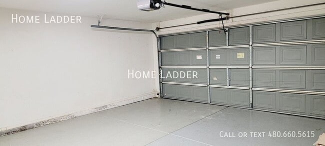 Building Photo - 10423 W Pasadena Ave