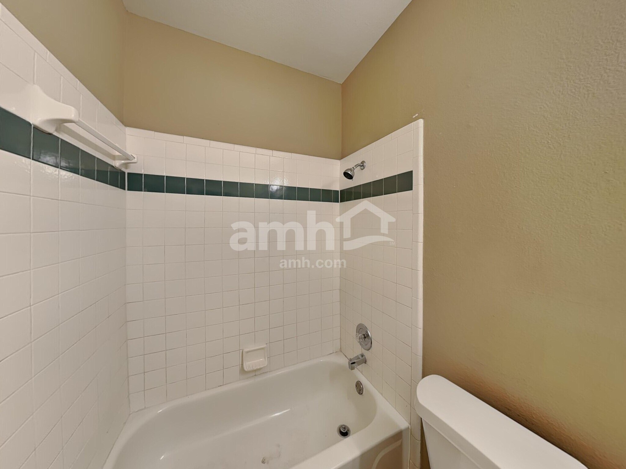 Building Photo - 14 Sweetwood