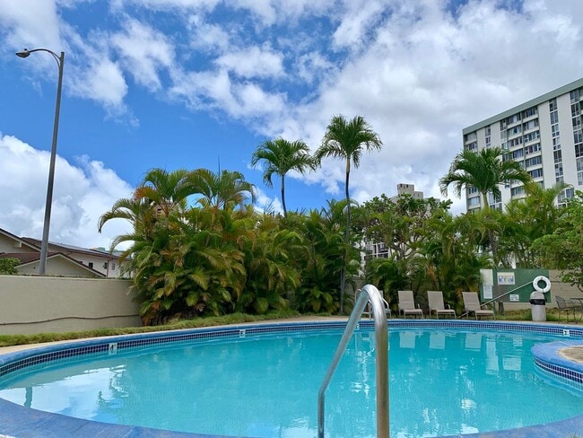 Building Photo - 2-Bedroom Condo with Lanai & Parking – $2,600/Month