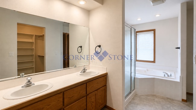 Building Photo - 5537 N Tumbleweed Pl