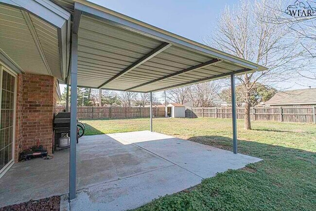 Building Photo - 1223 Amherst St