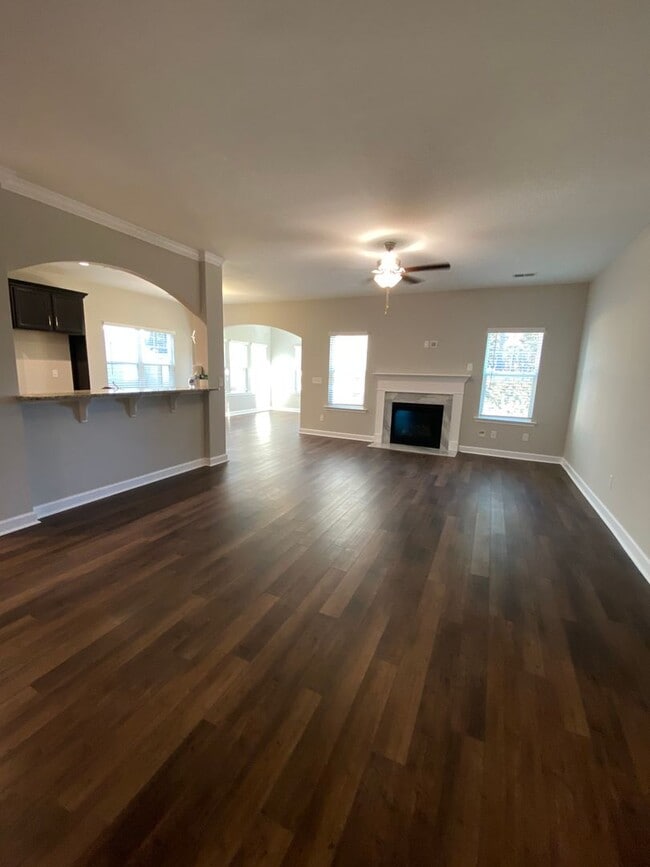 Building Photo - Brand New Build 5 Bed/3.5 Bath