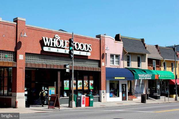 Walkable to Wholefoods - 2325 42nd St NW