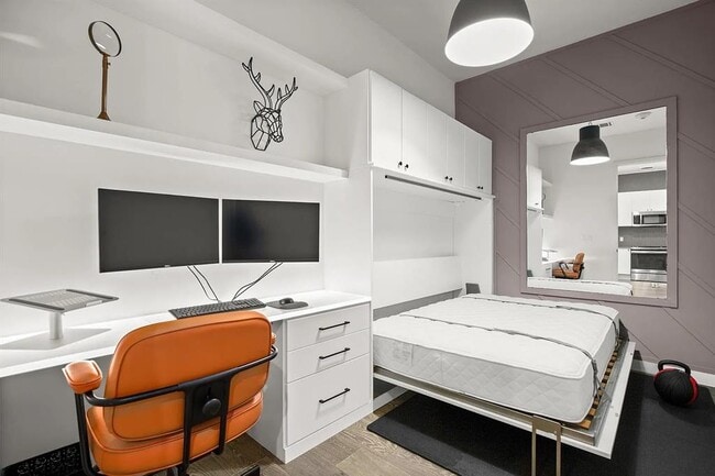 Building Photo - 800 Embassy Dr