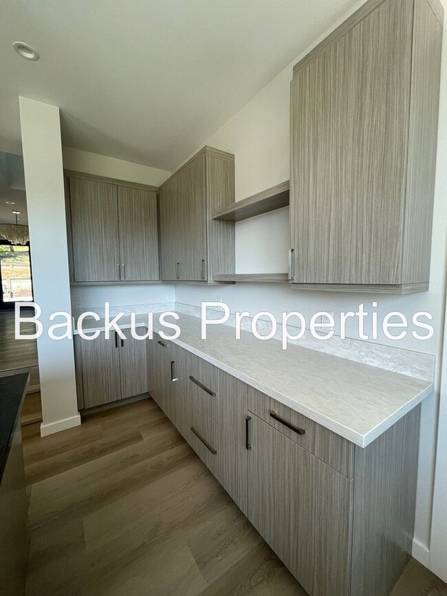 Building Photo - Wonderful three bedroom home with great views