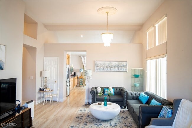 Building Photo - 1417 Country Hollow Dr