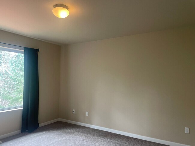 Building Photo - Beautiful 4BR Lacey home