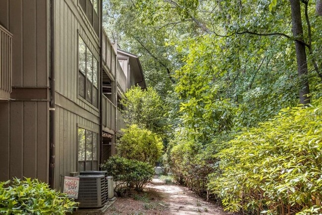 Building Photo - 1017 Dunbar Dr