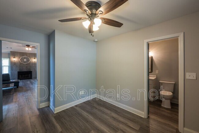 Building Photo - 898 Halston Ct