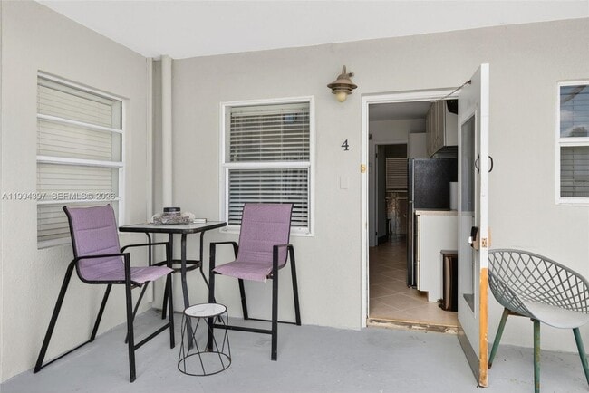 Building Photo - 2508 Bay Dr