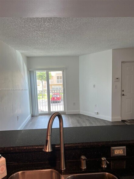 Building Photo - 8660 NW 5th Ter