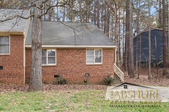 Building Photo - 5537 Kaplan Dr