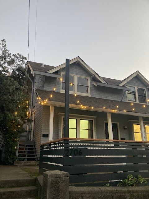 Building Photo - 2704 Channing Way