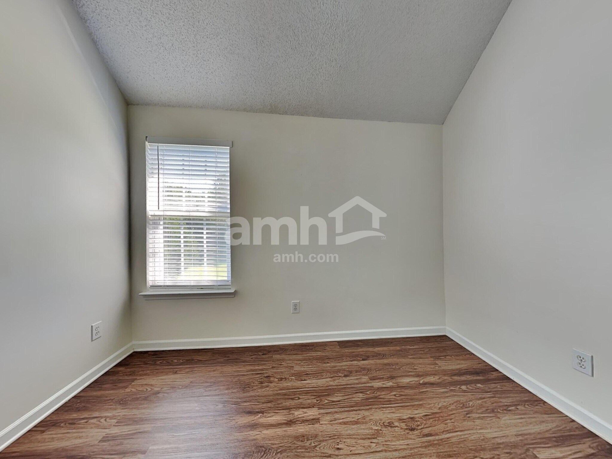 Building Photo - 500 Pawley Dr