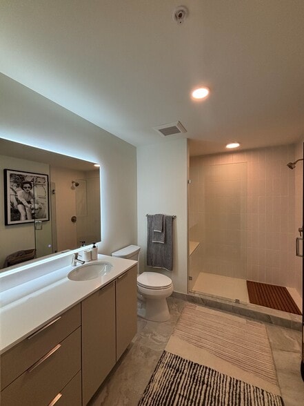 Building Photo - 237 NW 31st St