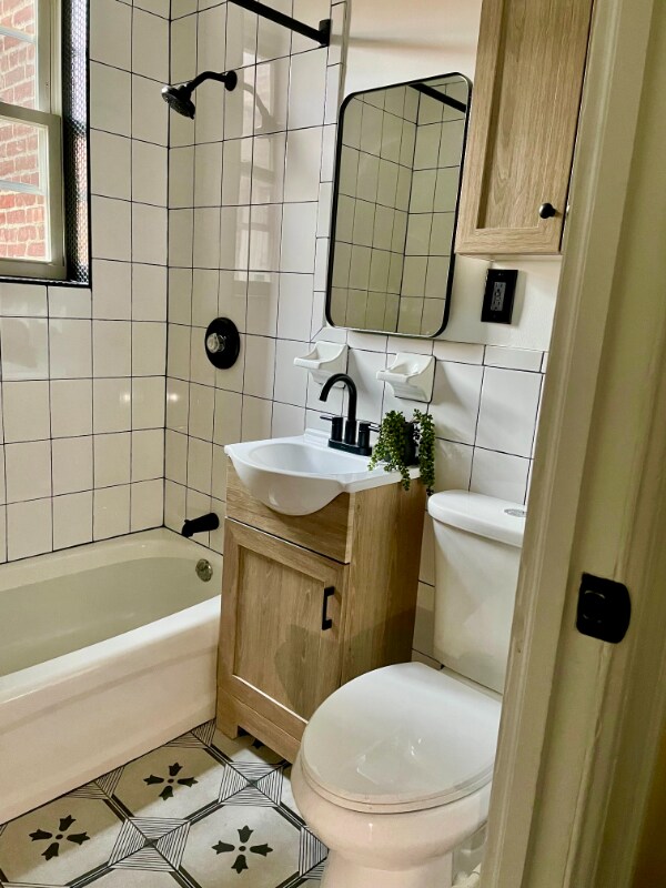 Building Photo - 500 8th St