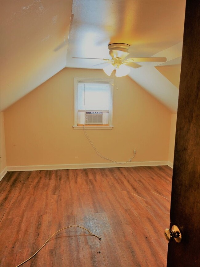 Building Photo - 623 Ratcliffe Ave