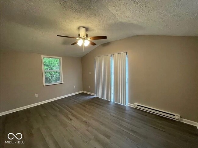 Building Photo - 2926 Eagledale Dr