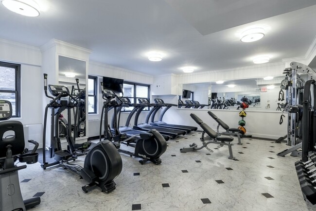 Interior Photo - Lexington Towers