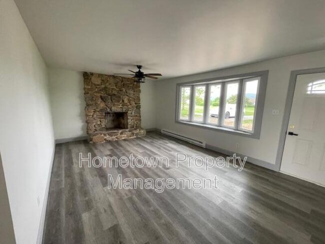 Building Photo - 1382 Armstrong Valley Rd