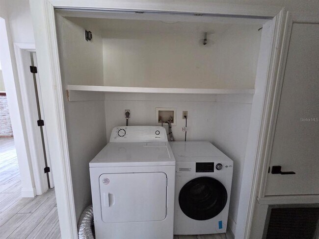 Building Photo - 1746 Foxhall Cir