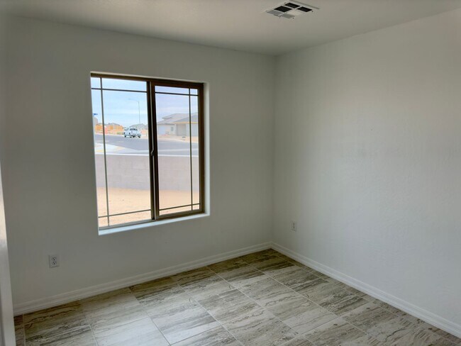 Building Photo - Almost New 3-Bedroom, 2-Bath Home for Rent in Bienestar 12!