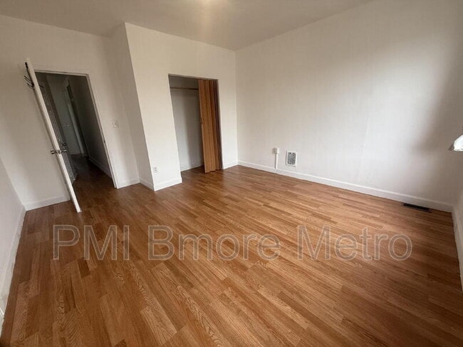 Building Photo - 2679 Wilkens Ave