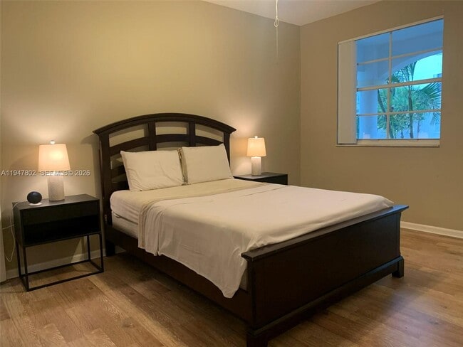 Building Photo - 3235 NE 184th St