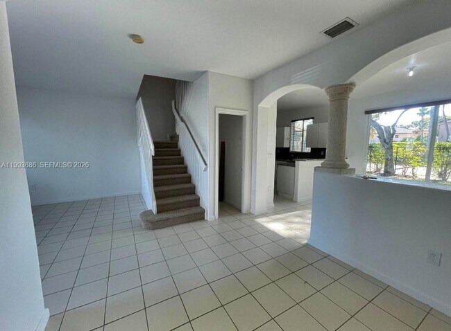 Building Photo - 2740 SE 15th Rd