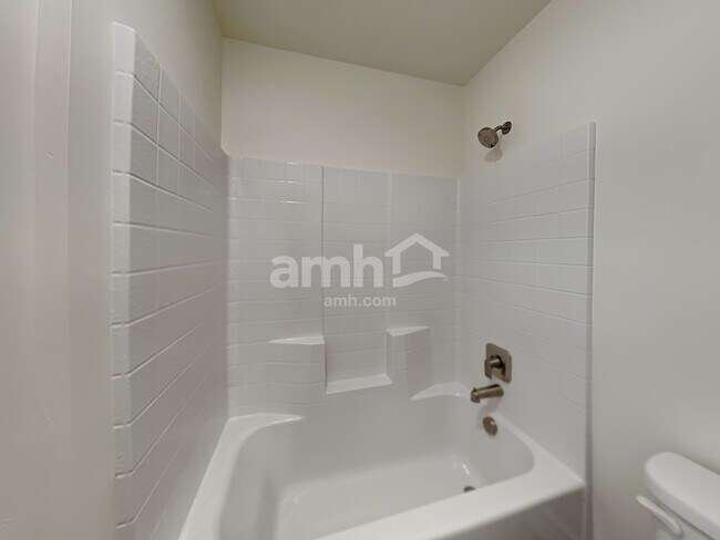 Building Photo - 1053 Woodsome Ave