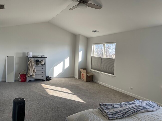 Building Photo - 3252 Cool Springs Ct